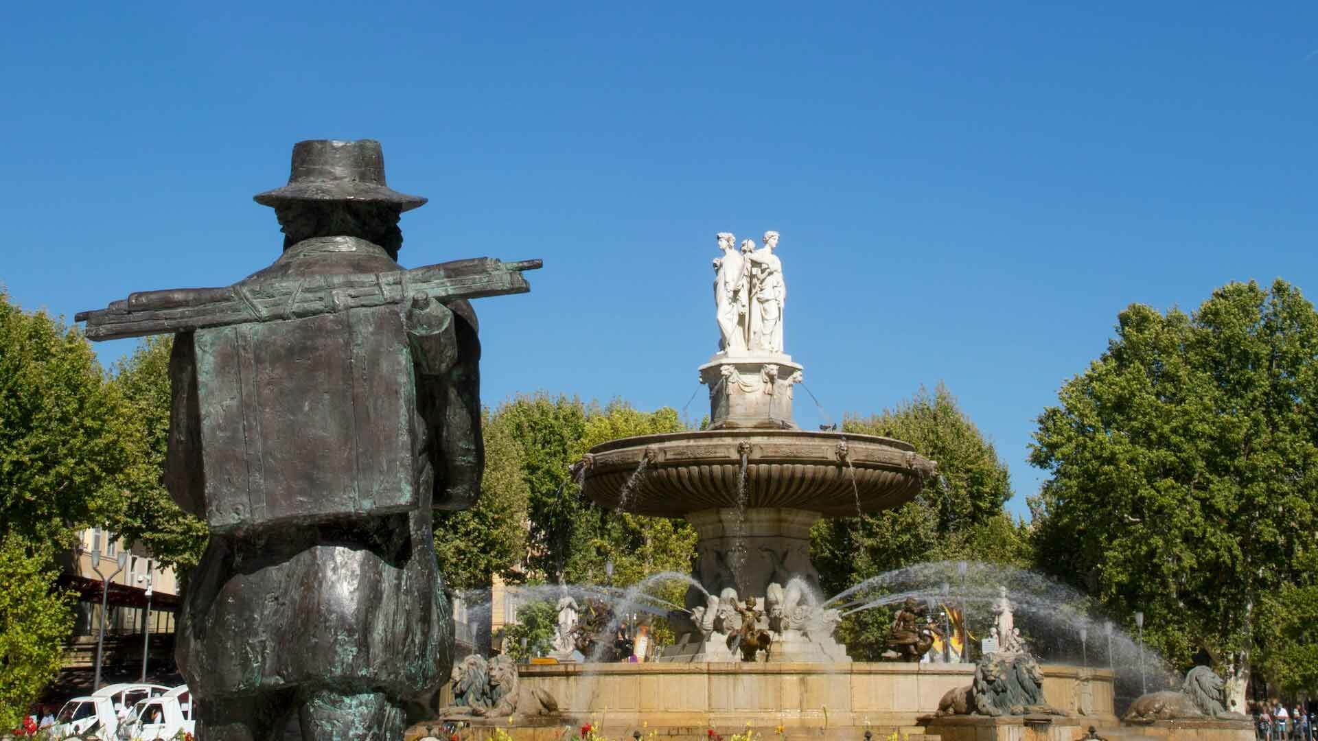 Statue de Cezanne devant la fontaine de la Rotonde